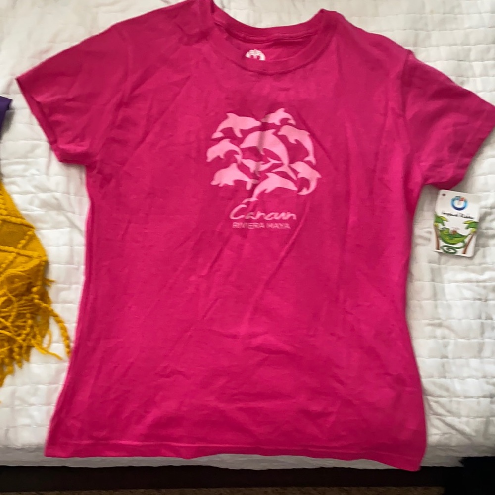 Cancun girls t shirt size L - Color Bright Pink. NWT